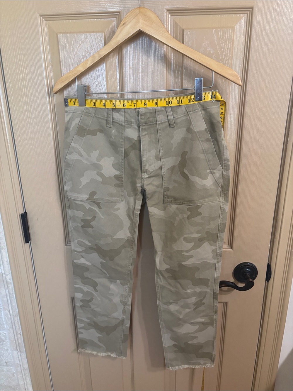 Women’s Nili Lotan beige camouflage pants